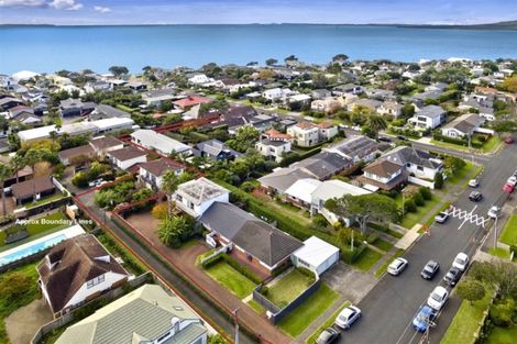 Photo of property in 1/4 Frater Avenue, Milford, Auckland, 0620