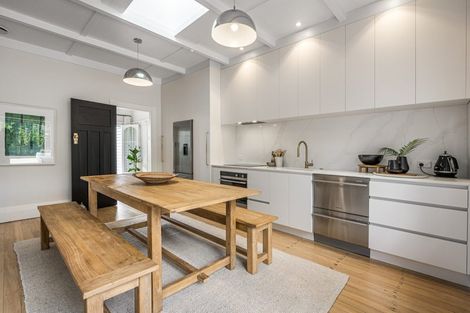 Photo of property in 5 Keystone Avenue, Mount Roskill, Auckland, 1041