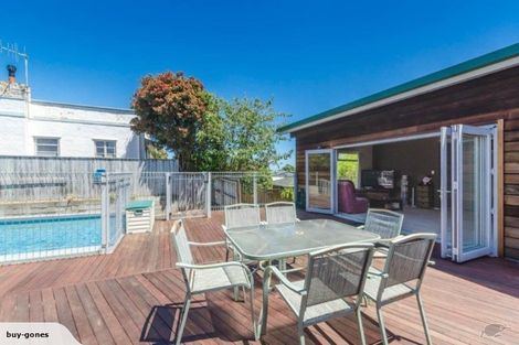 Photo of property in 16 Manly Street, Paraparaumu Beach, Paraparaumu, 5032