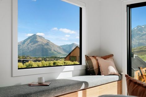 Photo of property in 19 Falconer Rise, Jacks Point, Queenstown, 9371