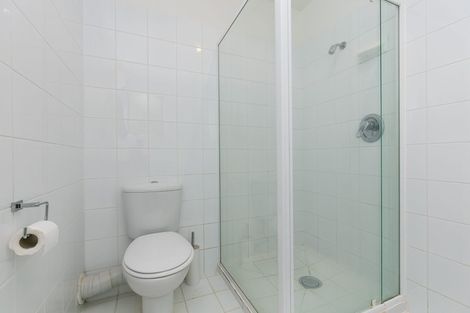 Photo of property in 28 Lawson Place, Mount Victoria, Wellington, 6011