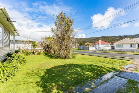 Photo of property in 21 Peel Place, Wainuiomata, Lower Hutt, 5014