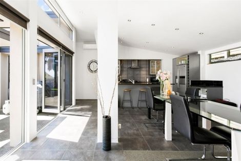 Photo of property in 3 Sandhurst Rise, Henderson, Auckland, 0612