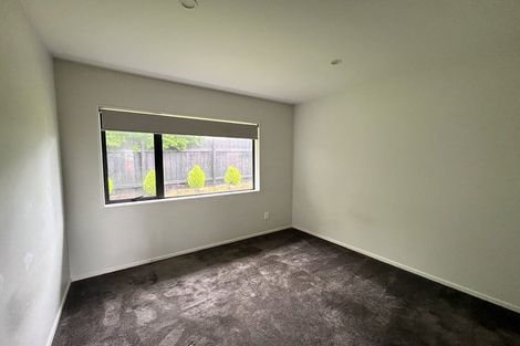 Photo of property in 8a Blythe Place, Glendene, Auckland, 0602