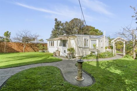 Photo of property in 743 Swanson Road, Swanson, Auckland, 0612