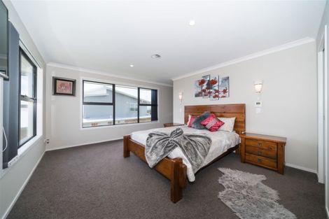 Photo of property in 34 Rodeo Drive, Kelvin Grove, Palmerston North, 4414