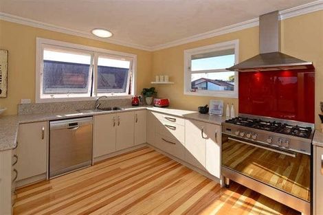 Photo of property in 26 Kensington Place, Fairfield, Hamilton, 3214