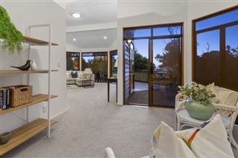 Photo of property in 9 The Knoll, Greenhithe, Auckland, 0632