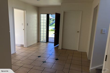 Photo of property in 32 Kilkenny Place, Fitzherbert, Palmerston North, 4410