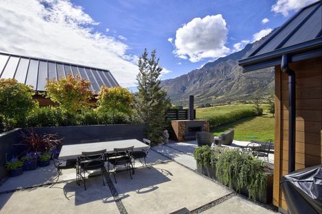 Photo of property in 5 Bretby Court, Jacks Point, Queenstown, 9371
