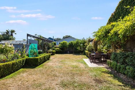 Photo of property in 34 Oroua Street, Eastbourne, Lower Hutt, 5013