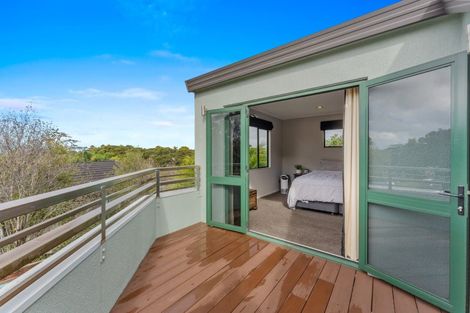 Photo of property in 34 Lagoon Way, West Harbour, Auckland, 0618