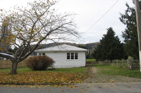 Photo of property in 34 Durham Street, Tapanui, 9522