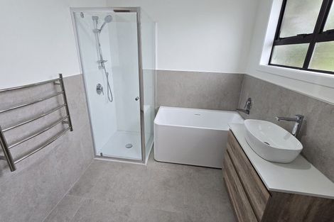 Photo of property in 16 Enderby Drive, Te Atatu Peninsula, Auckland, 0610