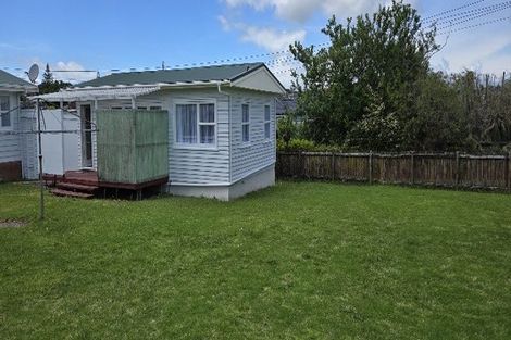 Photo of property in 67 View Road, Henderson, Auckland, 0612