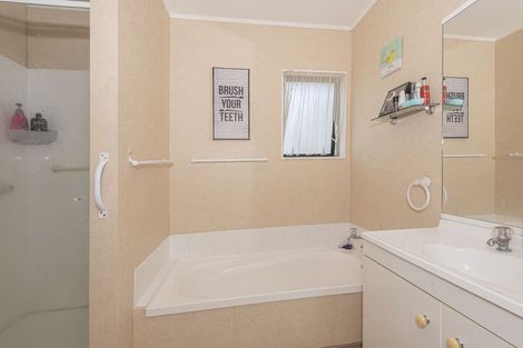 Photo of property in 5 Greenview Way, Te Kamo, Whangarei, 0112