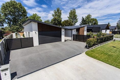 Photo of property in 5 Chatsworth Avenue, Rangiora, 7400