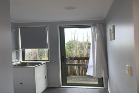 Photo of property in 2/10 Southview Place, Wattle Downs, Auckland, 2102