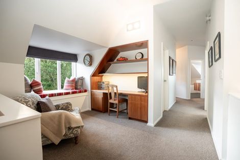 Photo of property in 34 Seatoun Heights Road, Seatoun, Wellington, 6022