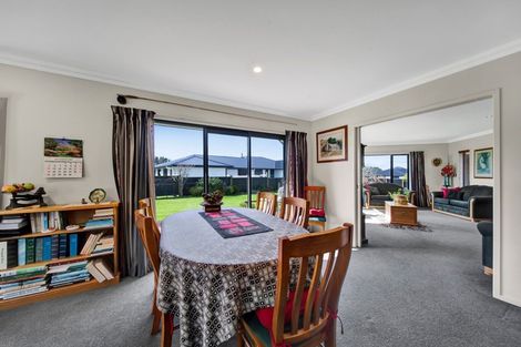 Photo of property in 11 Biron Place, Stratford, 4332