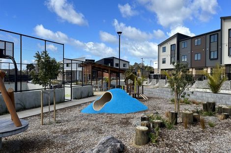 Photo of property in 5/60 Kelman Road, Kelston, Auckland, 0602