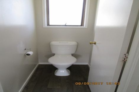 Photo of property in 7 Adam Sunde Place, Glen Eden, Auckland, 0602