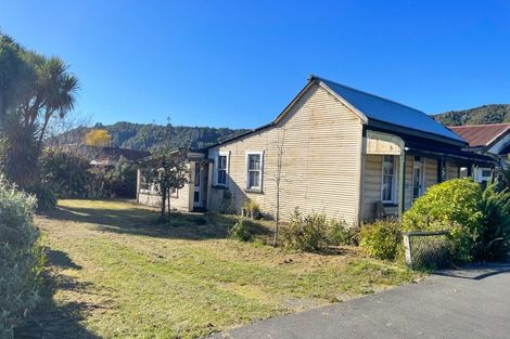 Photo of property in 102 Broadway, Reefton, 7830