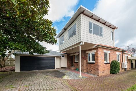 Photo of property in 39 Titirangi Road, New Lynn, Auckland, 0600