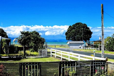 Photo of property in 10 Pohutukawa Avenue, Kaiaua, Pokeno, 2473