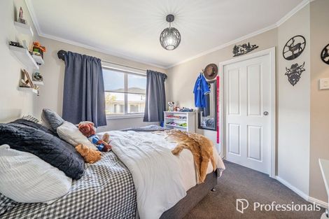 Photo of property in 25 Kendal Grove, Wainuiomata, Lower Hutt, 5014
