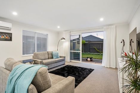 Photo of property in 32 Awatira Drive, Papamoa Beach, Papamoa, 3118