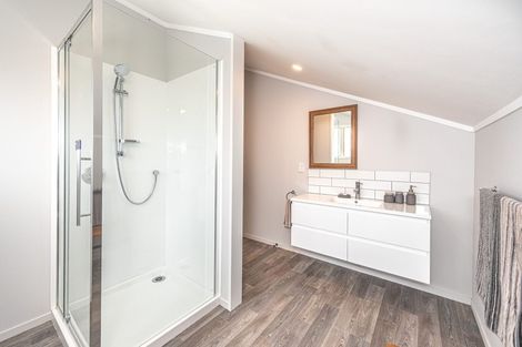 Photo of property in 23 Boyd Avenue, Mangere Bridge, Auckland, 2022