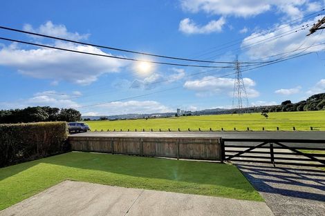 Photo of property in 12 Waterfront Road, Mangere Bridge, Auckland, 2022