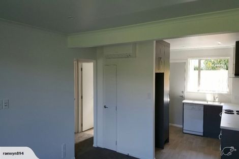 Photo of property in 3/1 Cockayne Crescent, Sunnynook, Auckland, 0620