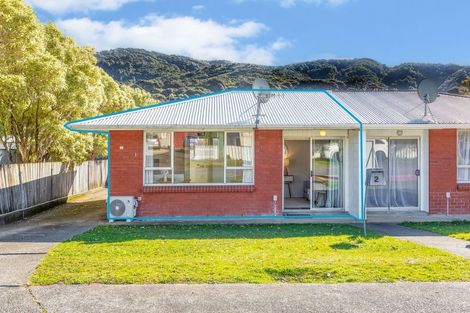 Photo of property in 2/46 Wood Street, Wainuiomata, Lower Hutt, 5014