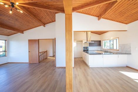 Photo of property in 4 Dalmeny Close, Murrays Bay, Auckland, 0630