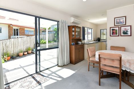 Photo of property in 62 Donald Street, Stanmore Bay, Whangaparaoa, 0932
