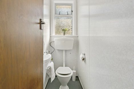 Photo of property in 347 Main Road, Tawa, Wellington, 5028