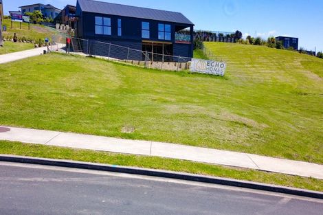 Photo of property in 14 Blue Moon Rise, Langs Beach, 0582