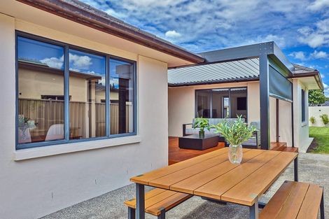 Photo of property in 15 Pinotage Drive, Greenmeadows, Napier, 4112