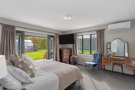 Photo of property in 4 Westall Lane, Avonhead, Christchurch, 8042