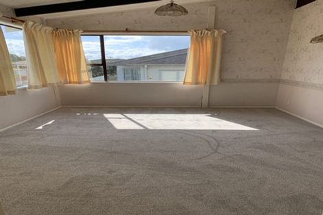 Photo of property in 17 Waller Avenue, Bucklands Beach, Auckland, 2012