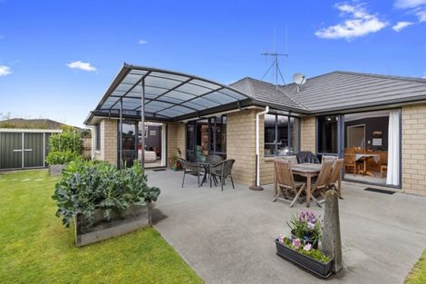 Photo of property in 1 Holly Place, Rototuna North, Hamilton, 3210