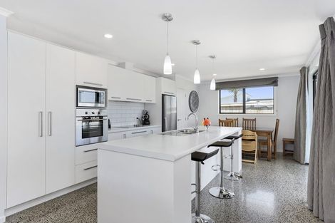 Photo of property in 9 Kamahi Crescent, Papamoa Beach, Papamoa, 3118