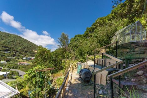 Photo of property in 16 Arthur Crescent, Waikawa, Picton, 7220