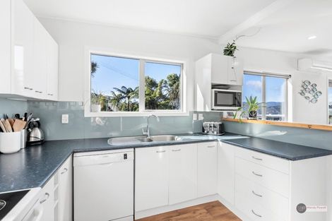 Photo of property in 73 Miromiro Road, Normandale, Lower Hutt, 5010