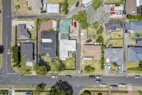 Photo of property in 42 Tiraumea Drive, Pakuranga, Auckland, 2010