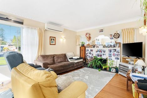 Photo of property in 27 Shortt Avenue, Mangere Bridge, Auckland, 2022
