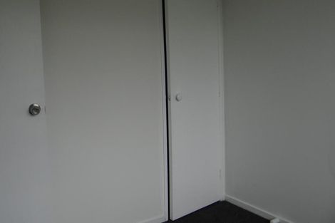 Photo of property in 2/11 De Bloge Place, Clendon Park, Auckland, 2103