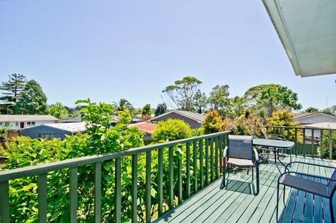 Photo of property in 35 Larissa Avenue, Henderson, Auckland, 0610